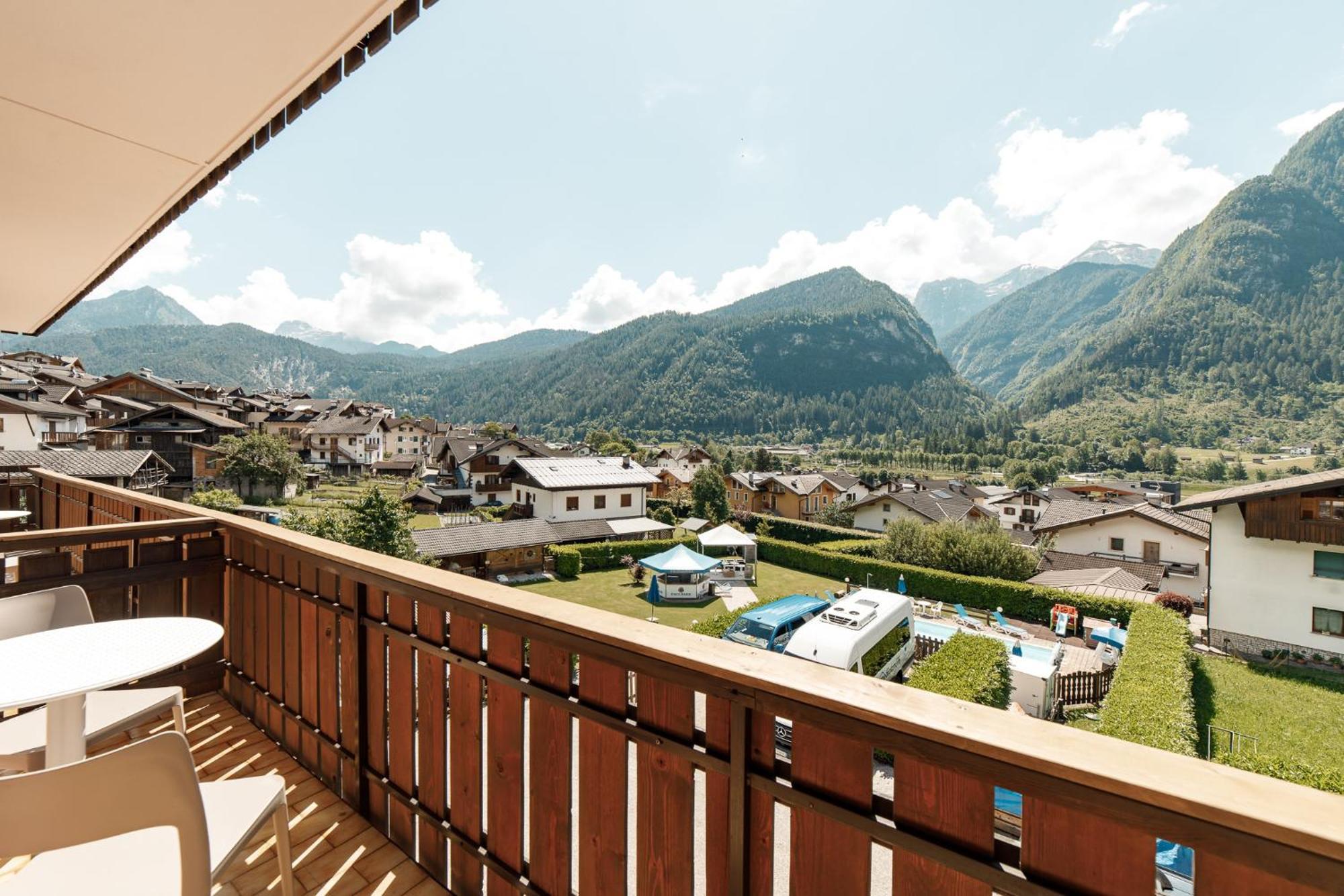 Hotel Al Bivio - Pizzeria, Pool & Sauna Imer Екстер'єр фото