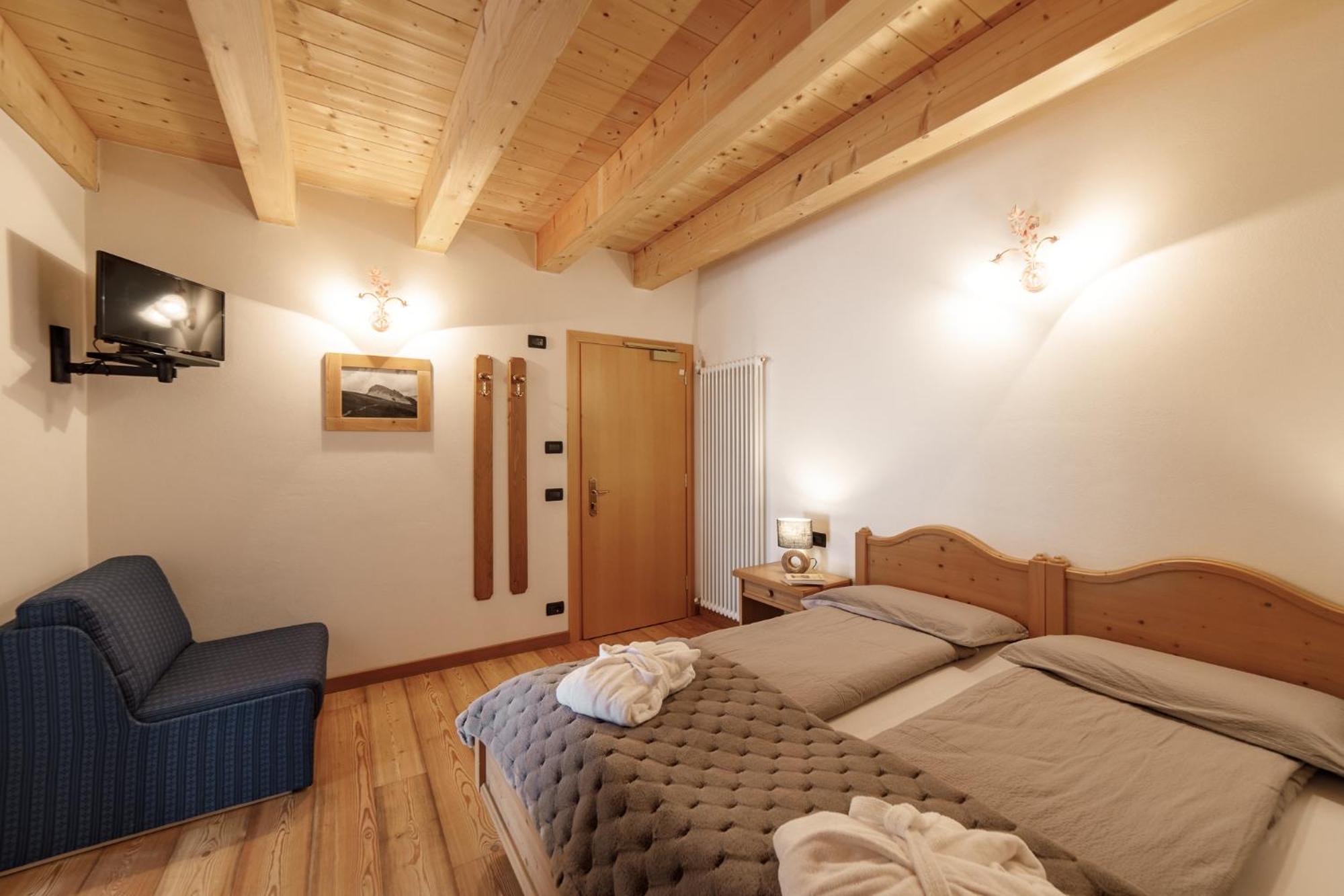 Hotel Al Bivio - Pizzeria, Pool & Sauna Imer Екстер'єр фото