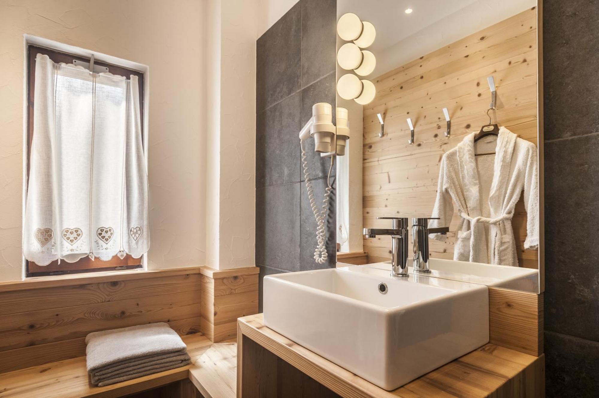 Hotel Al Bivio - Pizzeria, Pool & Sauna Imer Екстер'єр фото