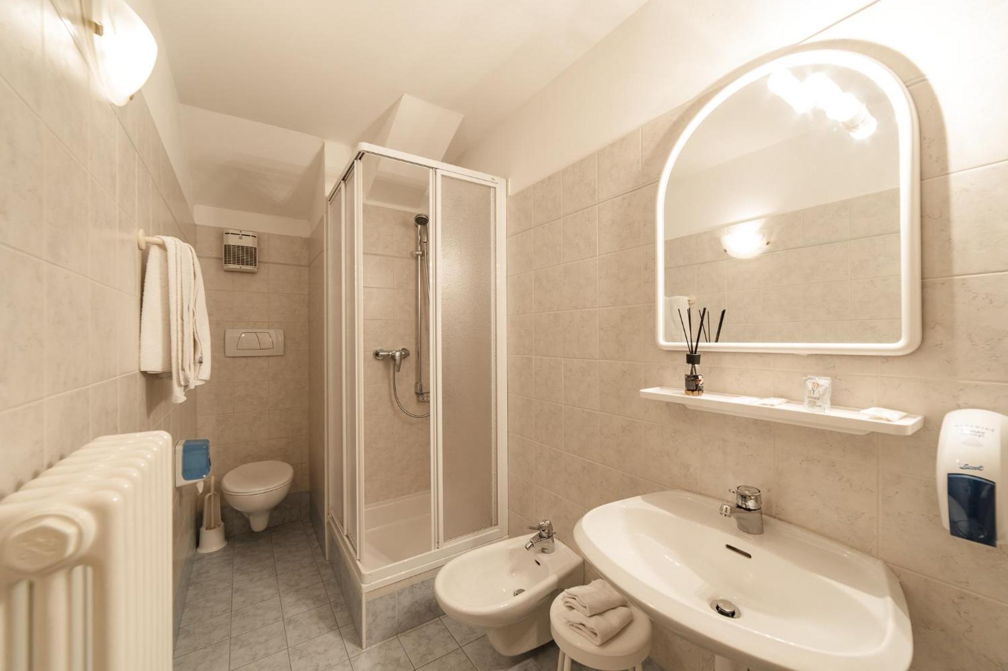 Hotel Al Bivio - Pizzeria, Pool & Sauna Imer Екстер'єр фото